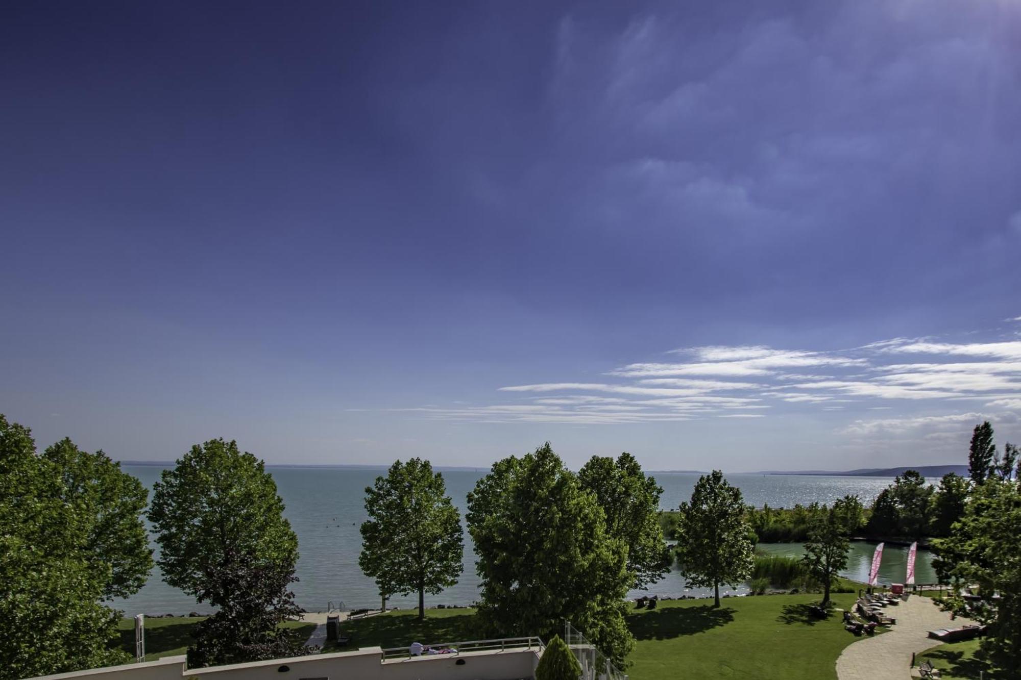 Kenese Bay Garden Resort & Conference Балатонкенеше Екстер'єр фото