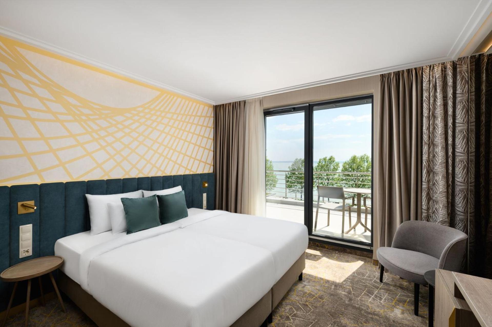 Kenese Bay Garden Resort & Conference Балатонкенеше Екстер'єр фото